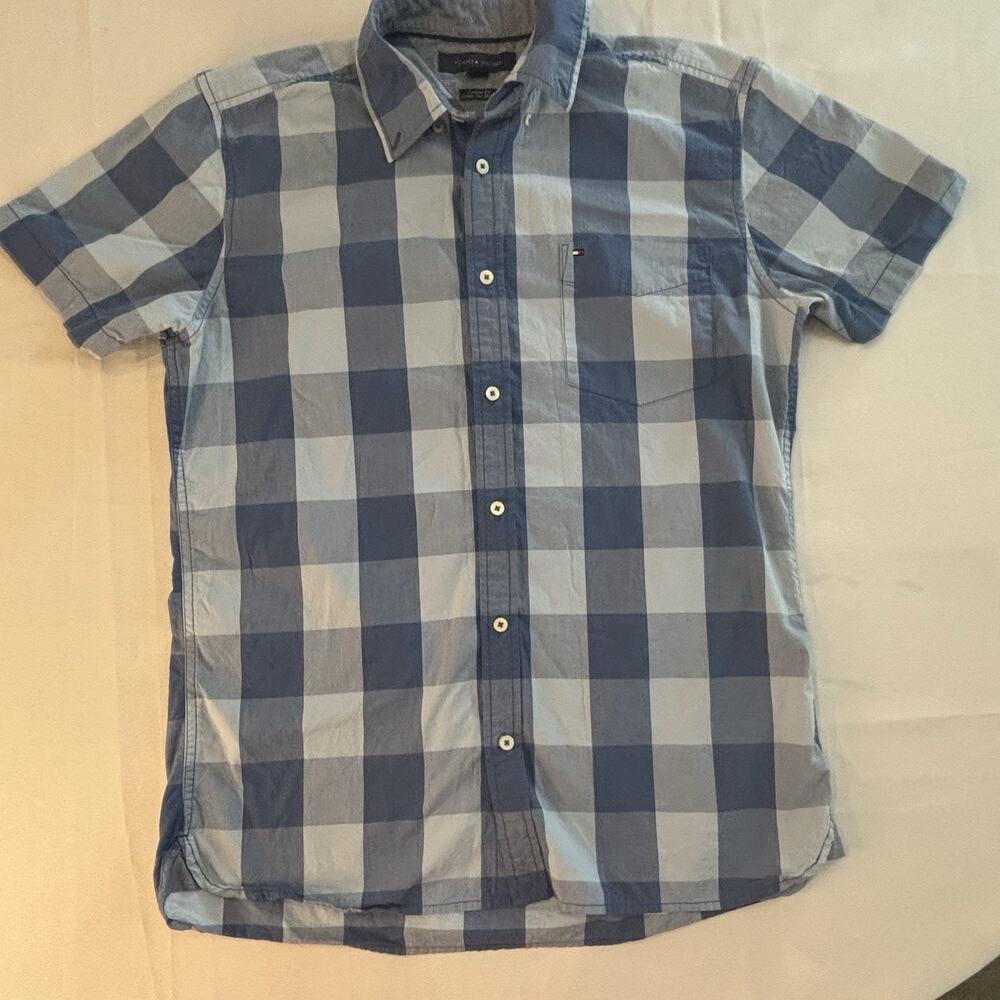 Tommy Hilfiger Men’s Size Large Custom Fit Blue Plaid Button Up